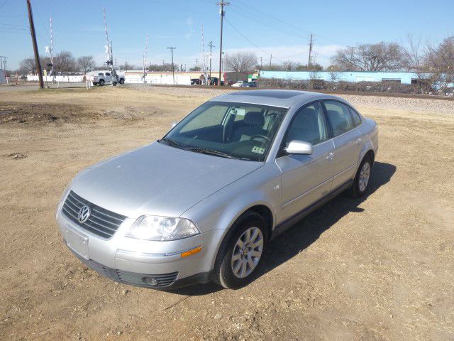 2003 Volkswagen Passat FWD 4dr Sport