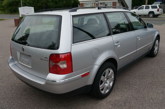 2003 Volkswagen Passat SE Crew Cab 4WD FFV