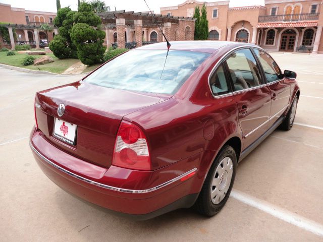 2003 Volkswagen Passat S Sedan