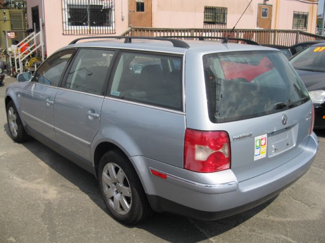 2003 Volkswagen Passat SE Crew Cab 4WD FFV