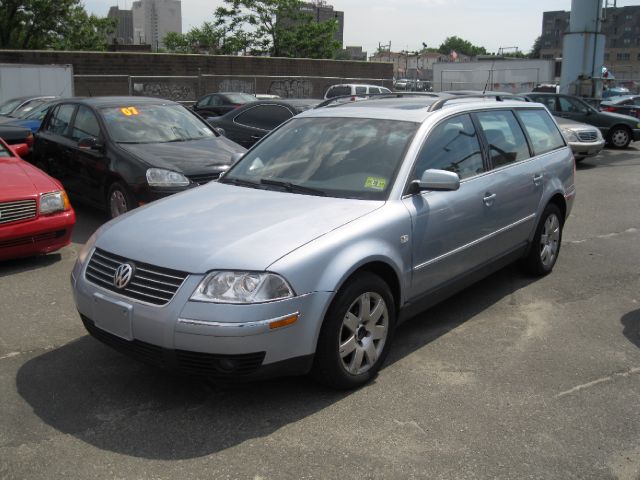 2003 Volkswagen Passat SE Crew Cab 4WD FFV