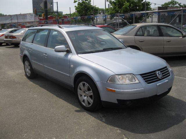 2003 Volkswagen Passat SE Crew Cab 4WD FFV