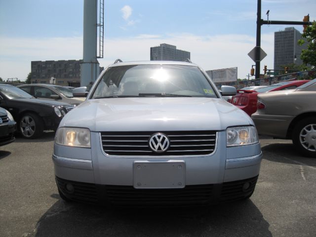 2003 Volkswagen Passat SE Crew Cab 4WD FFV