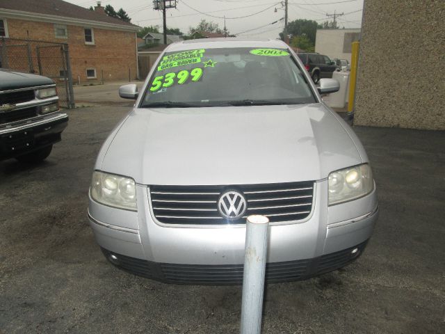 2003 Volkswagen Passat FWD 4dr Sport