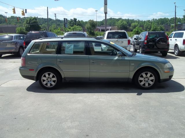 2003 Volkswagen Passat SE Crew Cab 4WD FFV