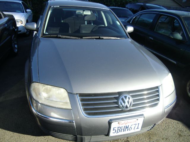 2003 Volkswagen Passat S Sedan