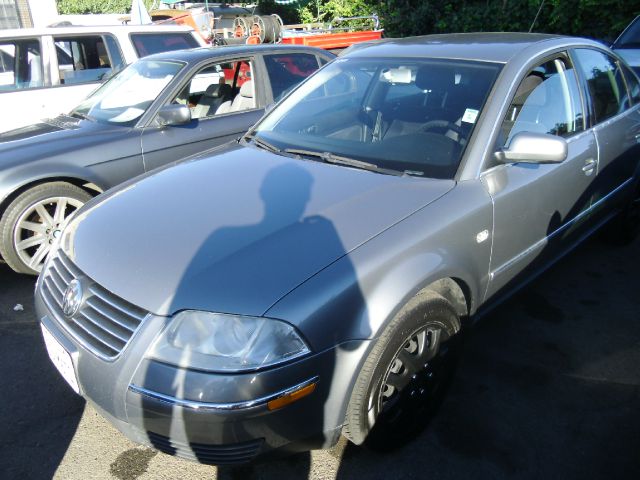 2003 Volkswagen Passat S Sedan