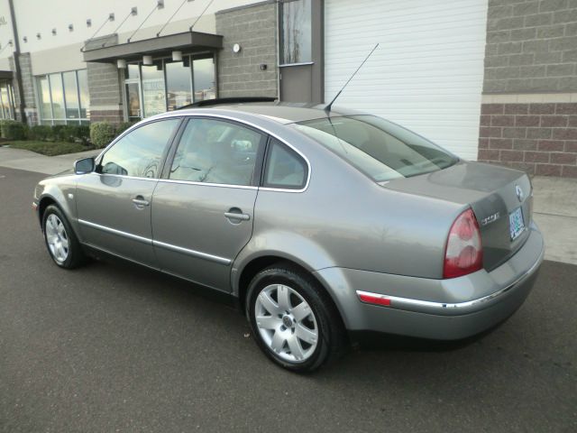 2003 Volkswagen Passat LS W/leather Seats