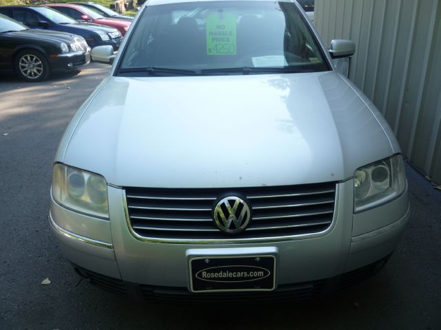 2003 Volkswagen Passat FWD 4dr Sport