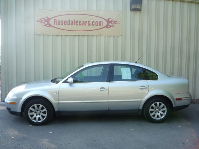 2003 Volkswagen Passat FWD 4dr Sport