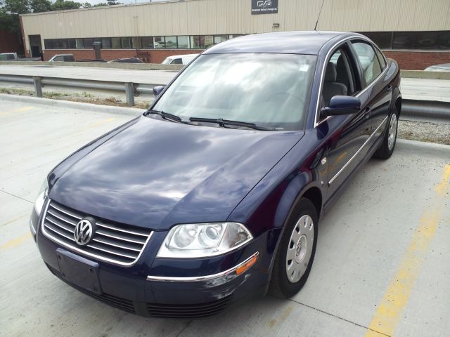 2003 Volkswagen Passat S Sedan