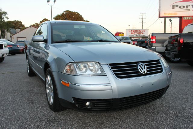 2003 Volkswagen Passat FWD 4dr Sport