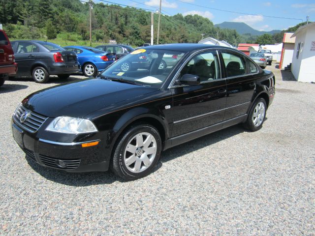 2003 Volkswagen Passat SE Crew Cab 4WD FFV