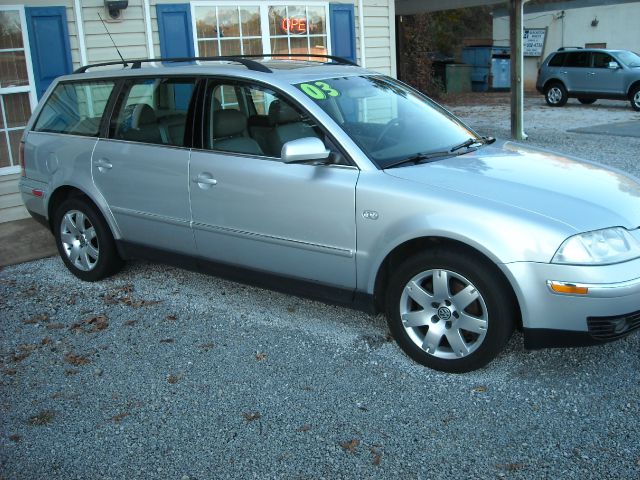 2003 Volkswagen Passat SE Crew Cab 4WD FFV