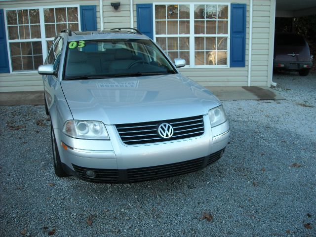 2003 Volkswagen Passat SE Crew Cab 4WD FFV