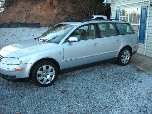 2003 Volkswagen Passat SE Crew Cab 4WD FFV