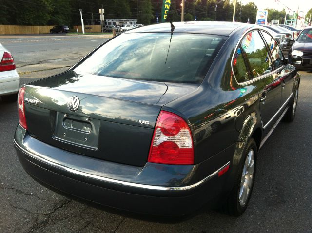 2003 Volkswagen Passat SE Crew Cab 4WD FFV