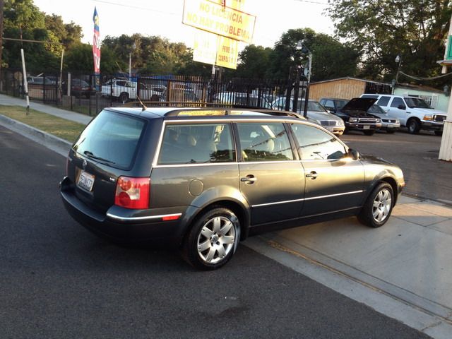 2003 Volkswagen Passat SE Crew Cab 4WD FFV