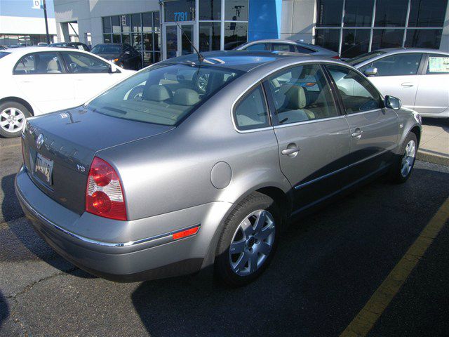 2003 Volkswagen Passat SE Crew Cab 4WD FFV