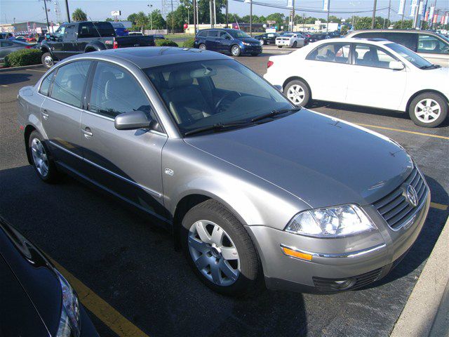 2003 Volkswagen Passat SE Crew Cab 4WD FFV