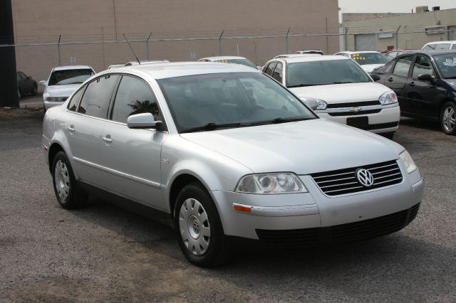 2003 Volkswagen Passat S Sedan