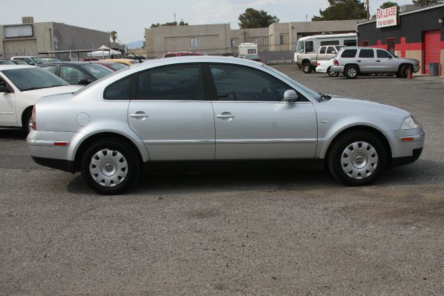 2003 Volkswagen Passat S Sedan