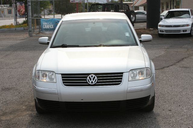 2003 Volkswagen Passat S Sedan