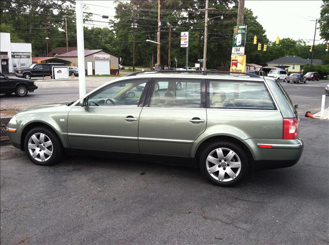 2003 Volkswagen Passat SE Crew Cab 4WD FFV