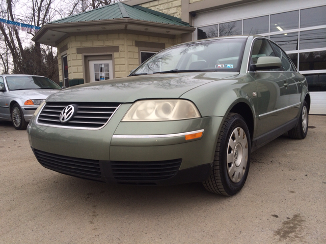 2003 Volkswagen Passat S Sedan