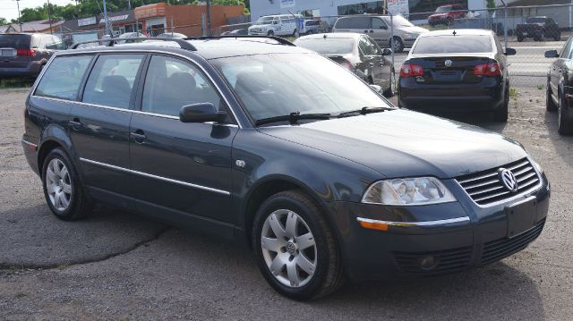 2003 Volkswagen Passat SE Crew Cab 4WD FFV