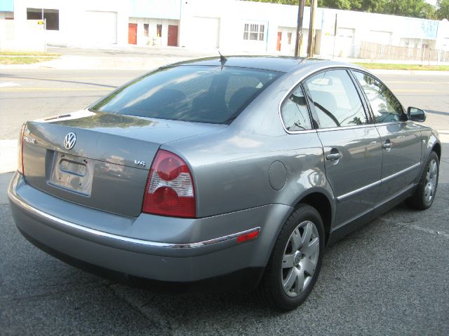 2003 Volkswagen Passat SE Crew Cab 4WD FFV