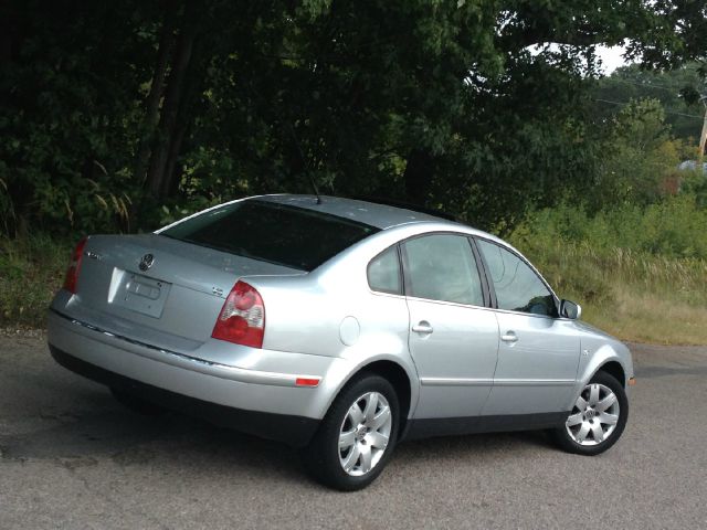 2003 Volkswagen Passat SE Crew Cab 4WD FFV