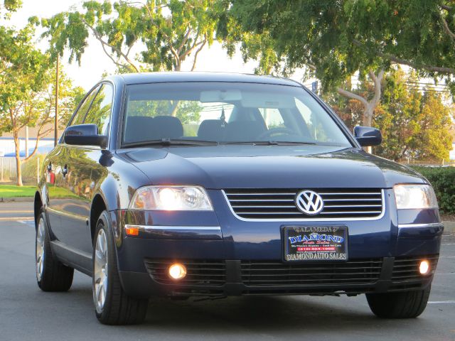 2003 Volkswagen Passat FWD 4dr Sport