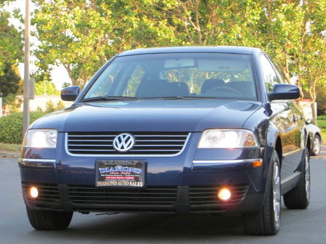 2003 Volkswagen Passat FWD 4dr Sport