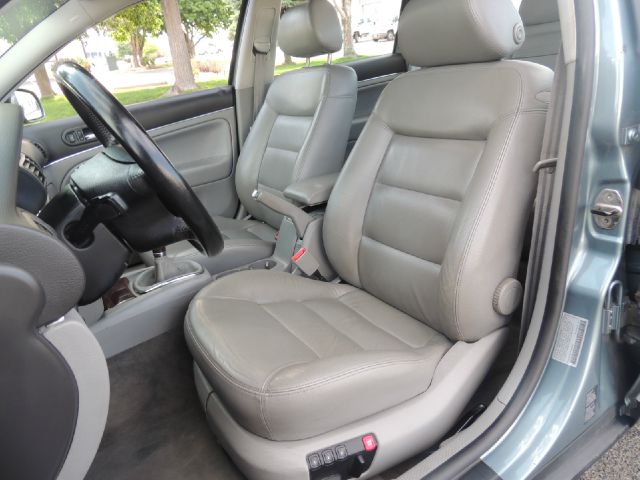 2003 Volkswagen Passat LS W/leather Seats