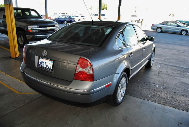 2003 Volkswagen Passat King Cab 4WD