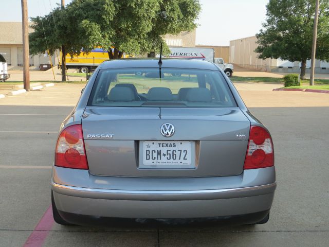 2003 Volkswagen Passat SE Crew Cab 4WD FFV