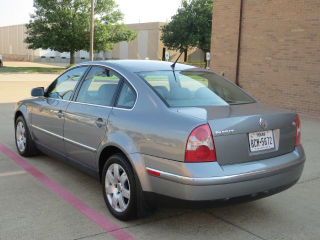 2003 Volkswagen Passat SE Crew Cab 4WD FFV