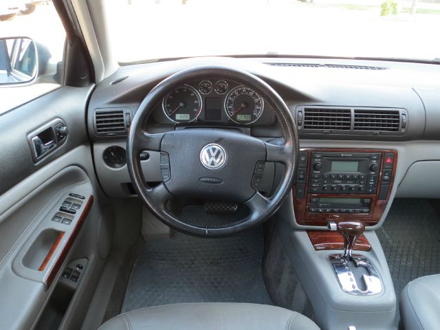 2003 Volkswagen Passat SE Crew Cab 4WD FFV