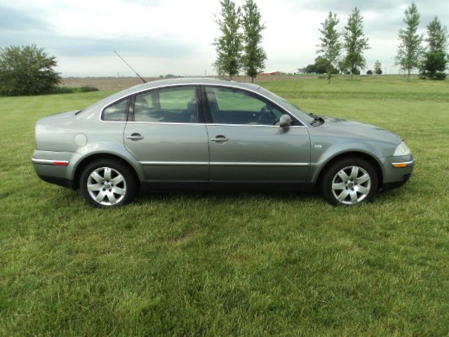 2003 Volkswagen Passat SE Crew Cab 4WD FFV