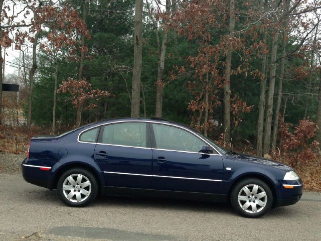 2003 Volkswagen Passat X -modeltrail Rated