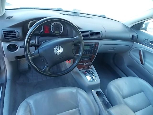 2003 Volkswagen Passat LS W/leather Seats