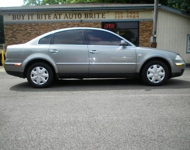 2003 Volkswagen Passat S Sedan