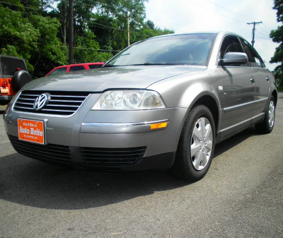 2003 Volkswagen Passat S Sedan