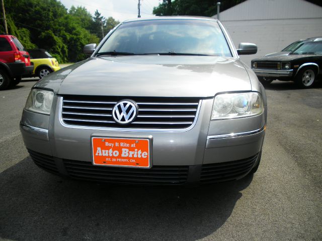 2003 Volkswagen Passat S Sedan