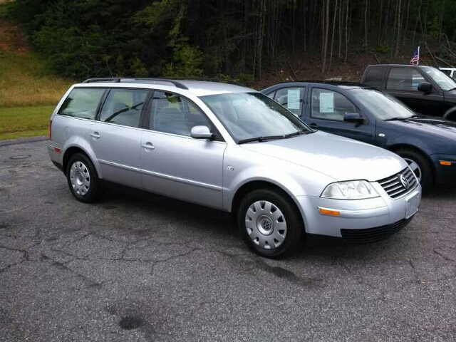 2003 Volkswagen Passat S Sedan