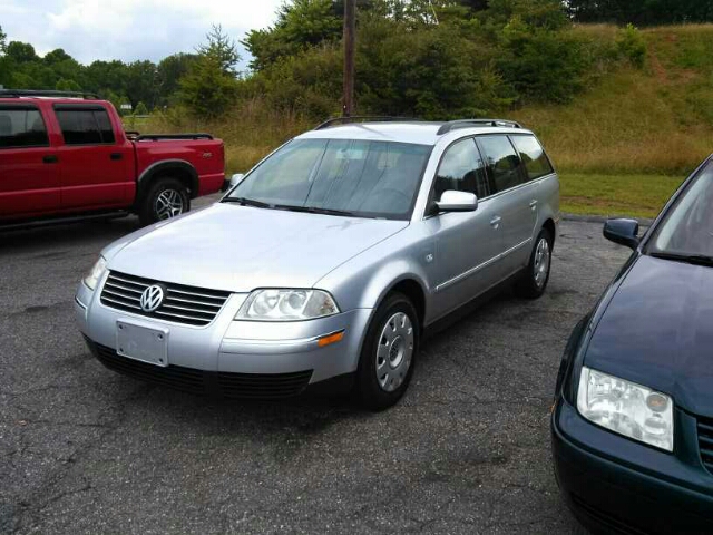 2003 Volkswagen Passat S Sedan