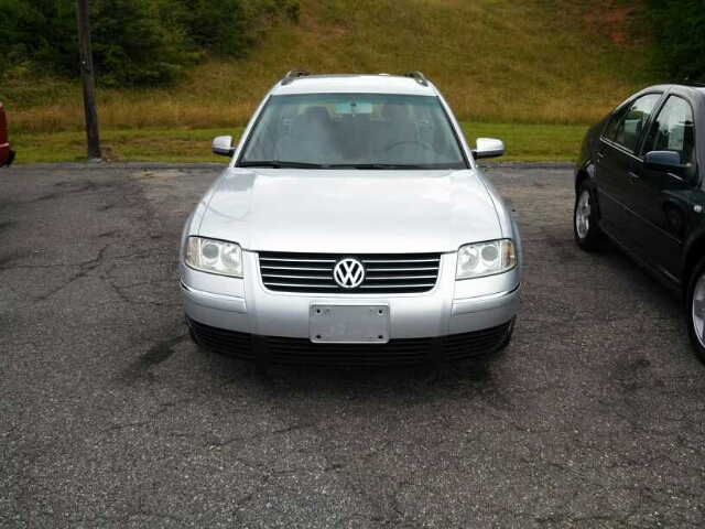 2003 Volkswagen Passat S Sedan