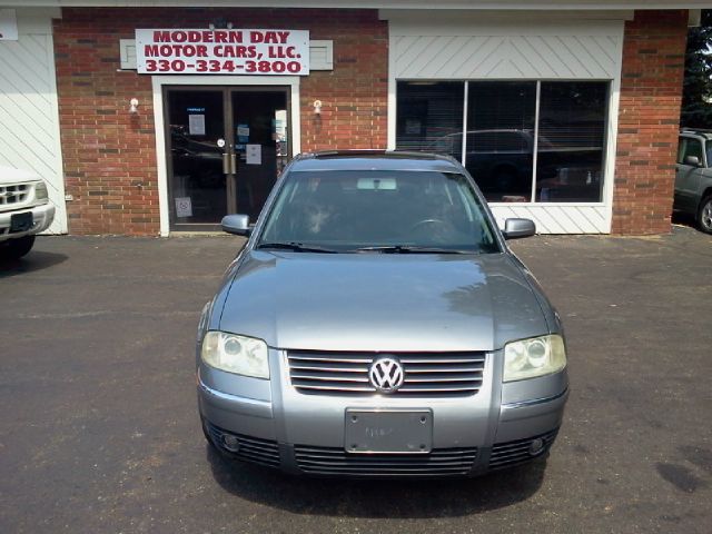 2003 Volkswagen Passat FWD 4dr Sport