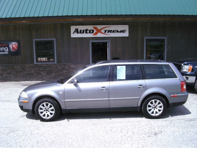 2003 Volkswagen Passat FWD 4dr Sport